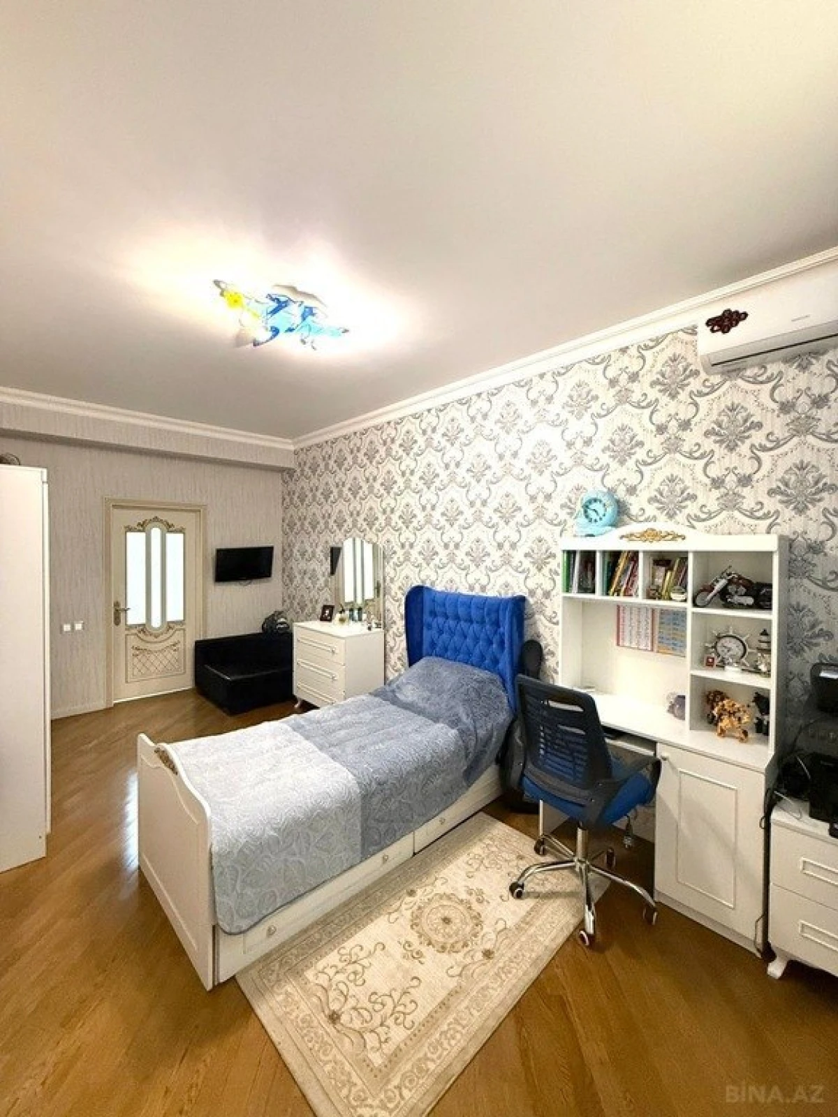 Satılır 5 otaqlı mənzil 226 m²