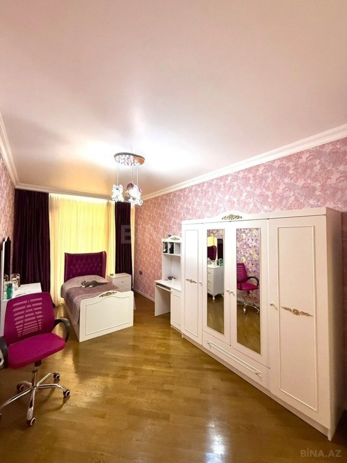 Satılır 5 otaqlı mənzil 226 m²