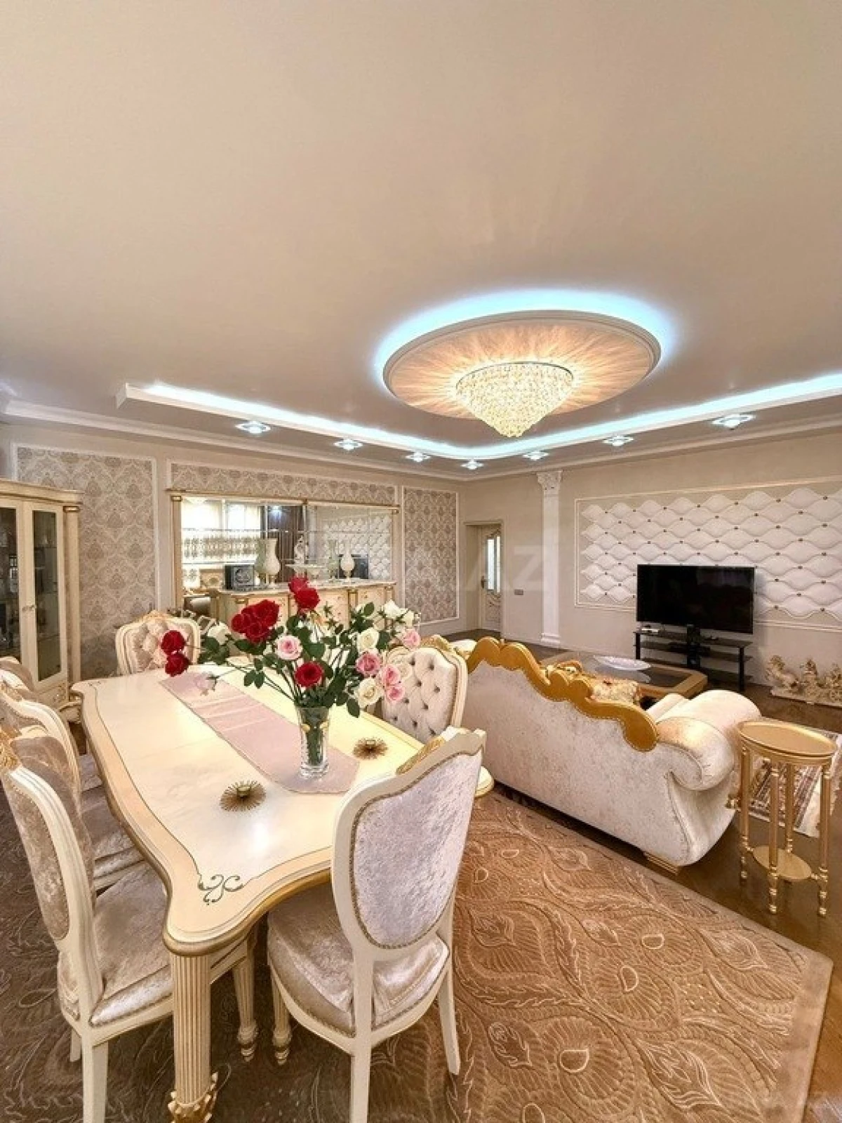 Satılır 5 otaqlı mənzil 226 m²