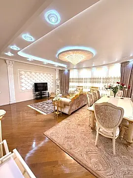 Satılır 5 otaqlı mənzil 226 m²