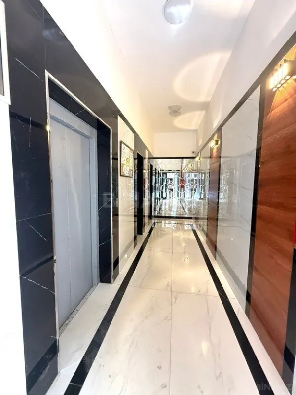 Satılır 5 otaqlı mənzil 226 m²