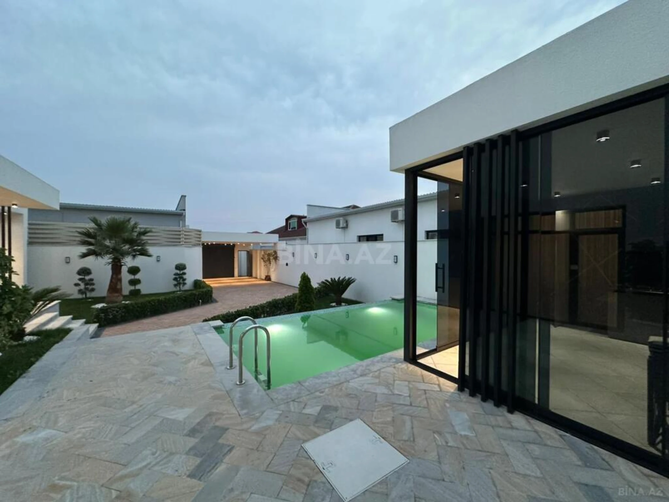 Satılır 4 otaqlı həyət evi 160 m²