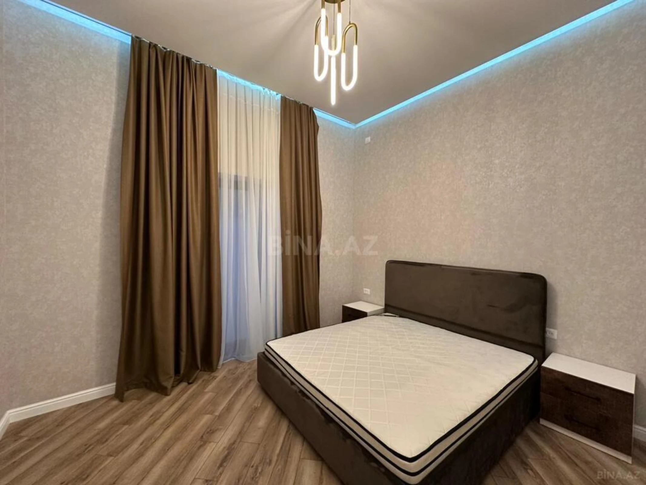 Satılır 4 otaqlı həyət evi 160 m²