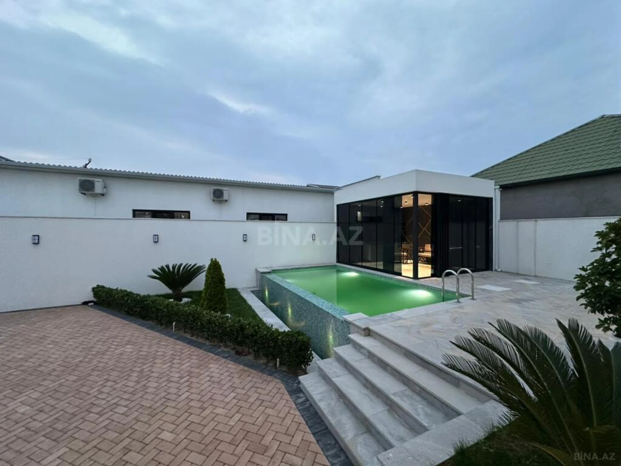 Satılır 4 otaqlı həyət evi 160 m²