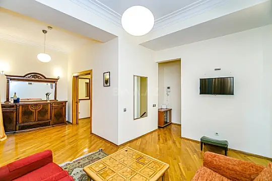 Kirayə verilir 2 otaqlı mənzil 64 m²