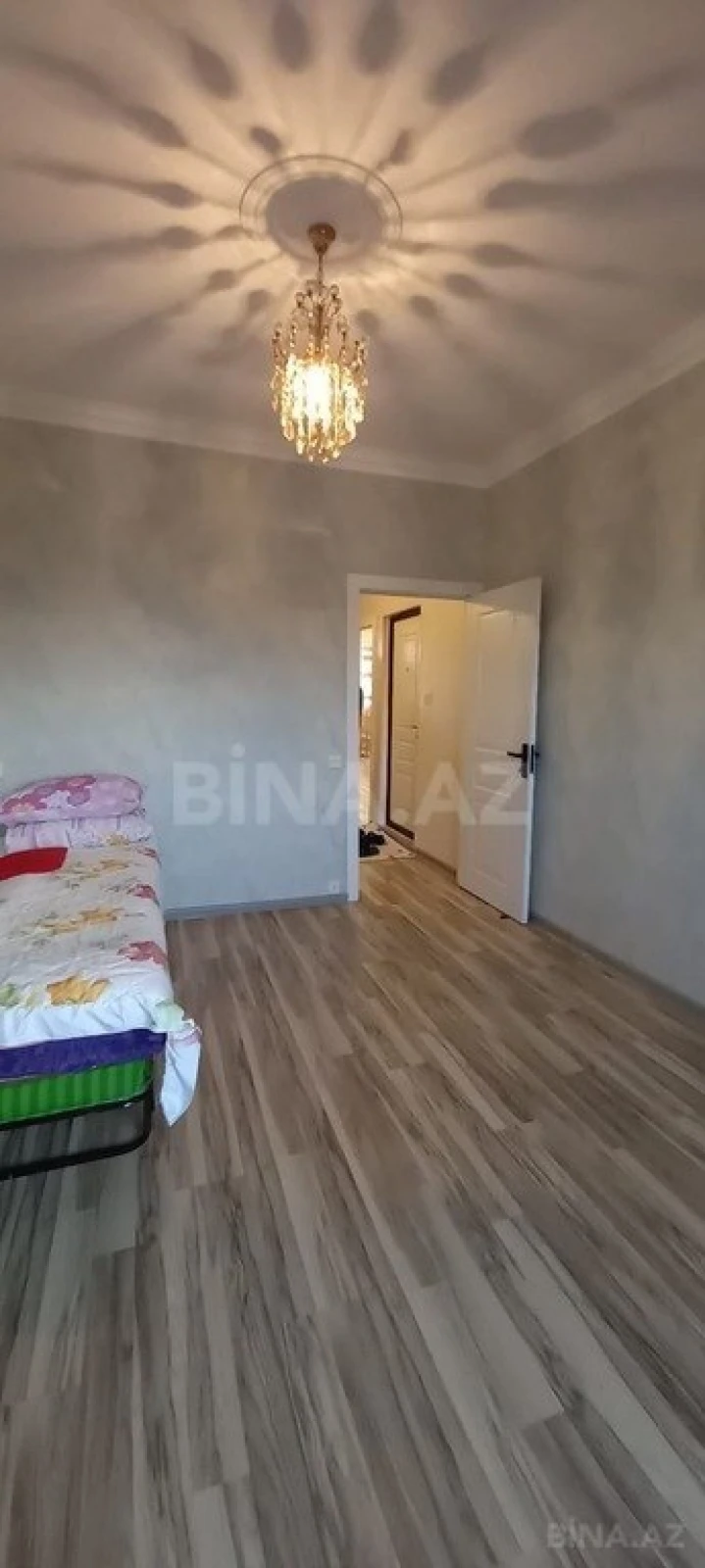 Satılır 2 otaqlı mənzil 65 m²