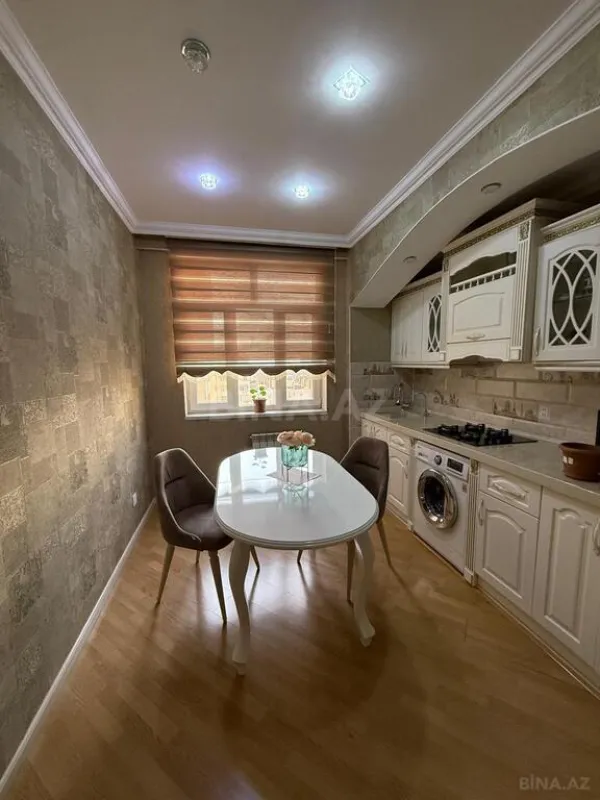 Satılır 3 otaqlı mənzil 110 m²