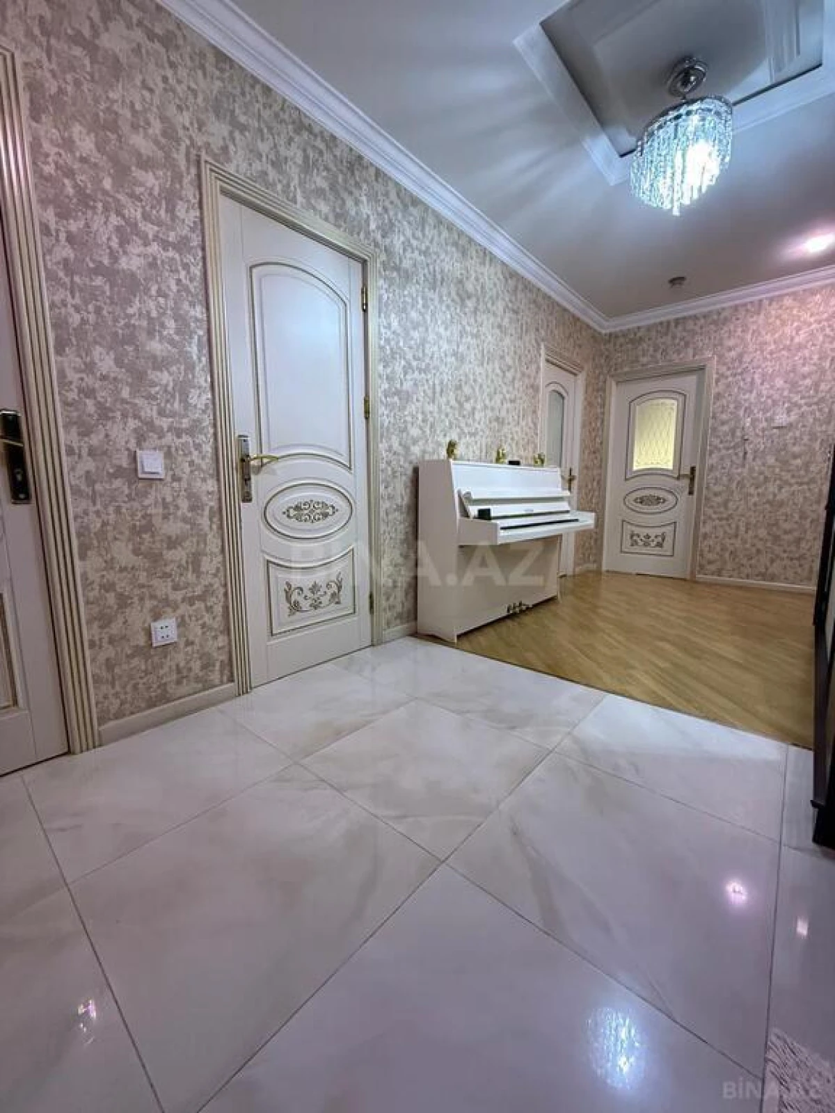 Satılır 3 otaqlı mənzil 110 m²