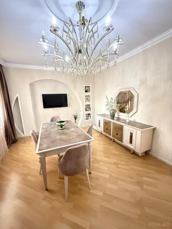 Satılır 3 otaqlı mənzil 110 m²