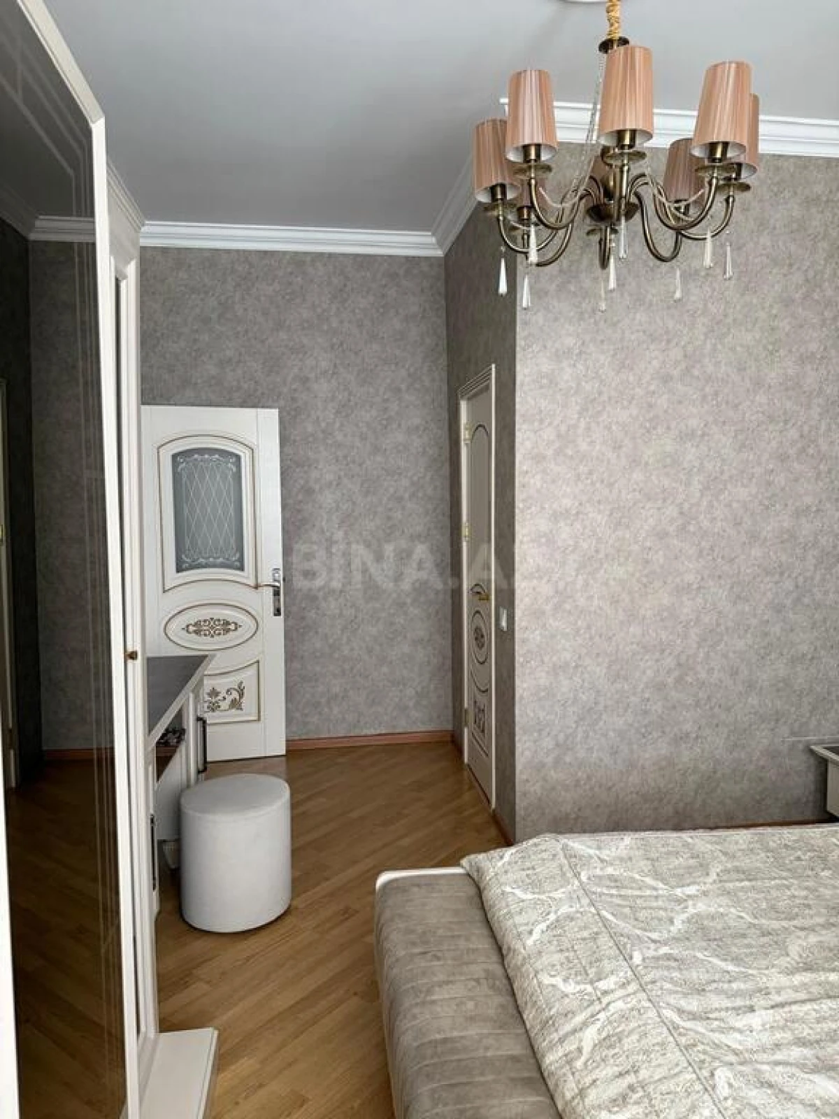 Satılır 3 otaqlı mənzil 110 m²