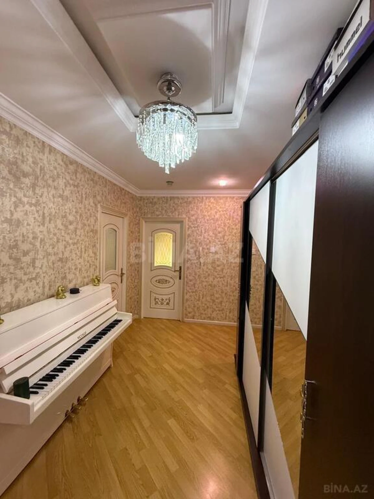 Satılır 3 otaqlı mənzil 110 m²