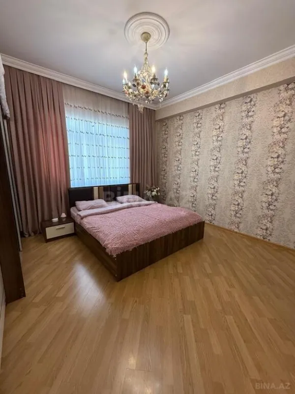 Satılır 3 otaqlı mənzil 110 m²