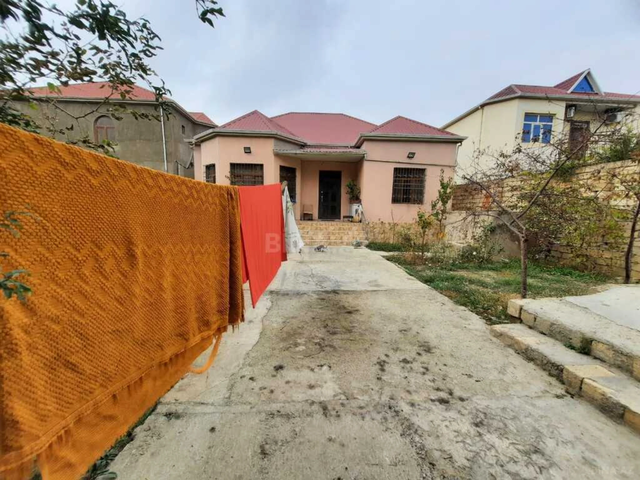 Satılır 4 otaqlı həyət evi 115 m²