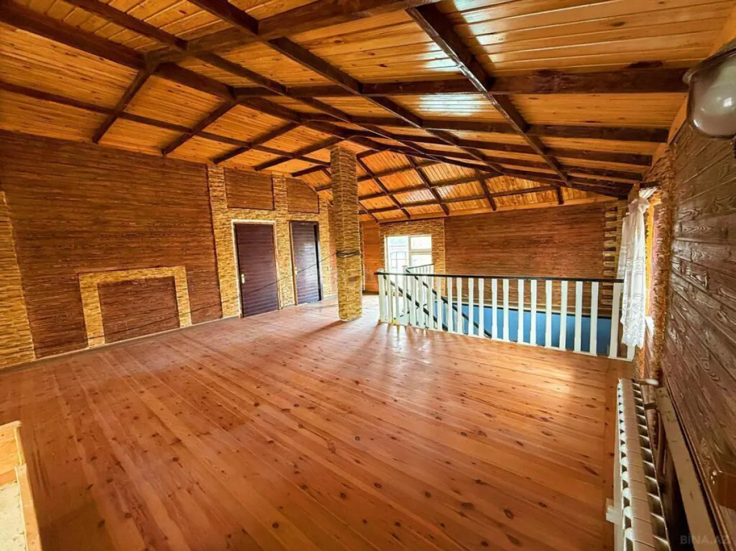 Satılır 8 otaqlı həyət evi 390 m²