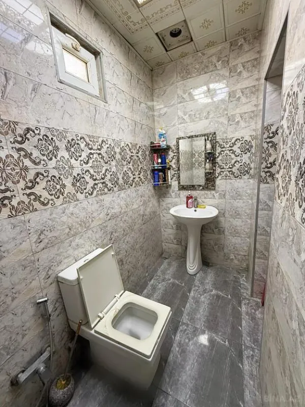 Satılır 8 otaqlı həyət evi 390 m²