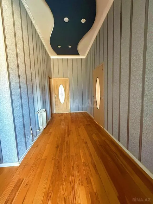 Satılır 8 otaqlı həyət evi 390 m²