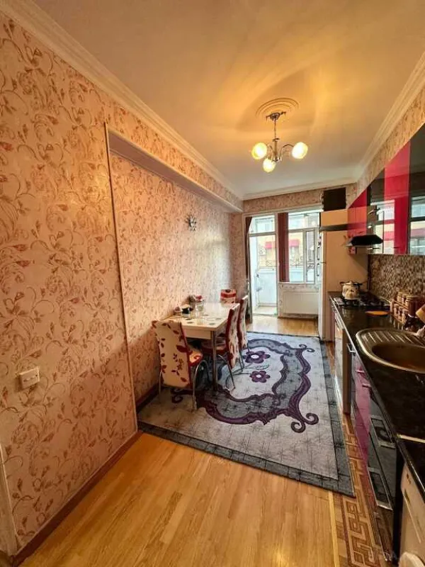 Satılır 3 otaqlı mənzil 95 m²