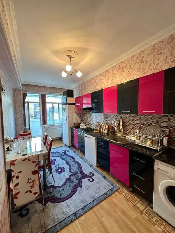 Satılır 3 otaqlı mənzil 95 m²