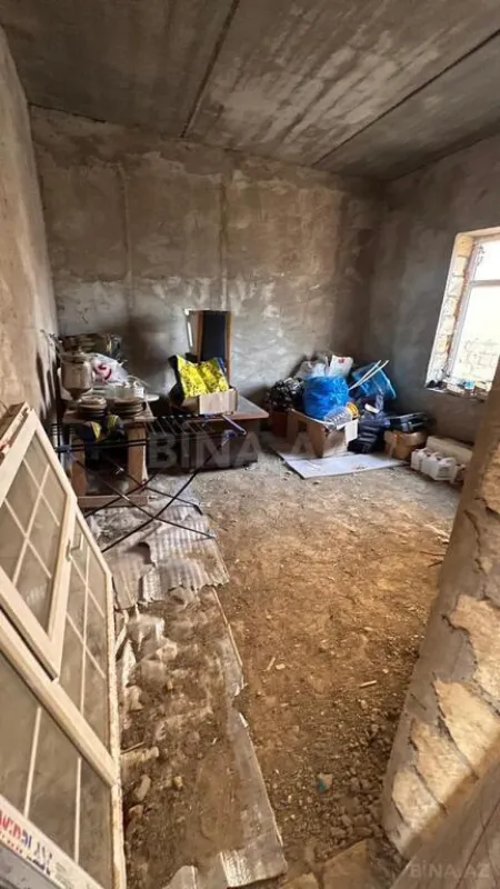 Satılır 6 otaqlı həyət evi 220 m²