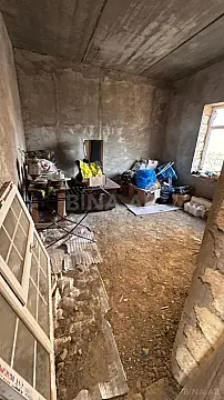 Satılır 6 otaqlı həyət evi 220 m²