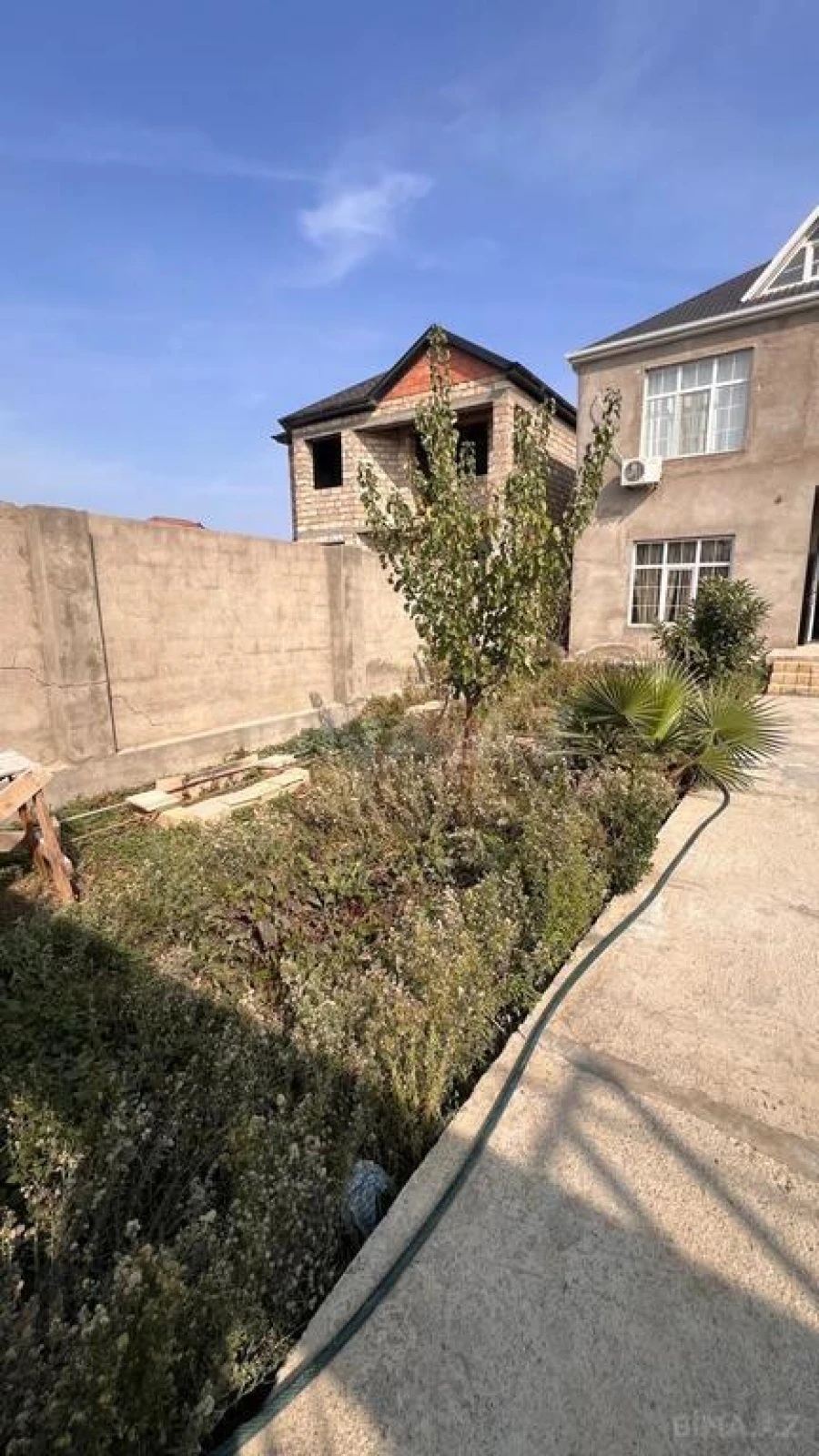 Satılır 6 otaqlı həyət evi 220 m²