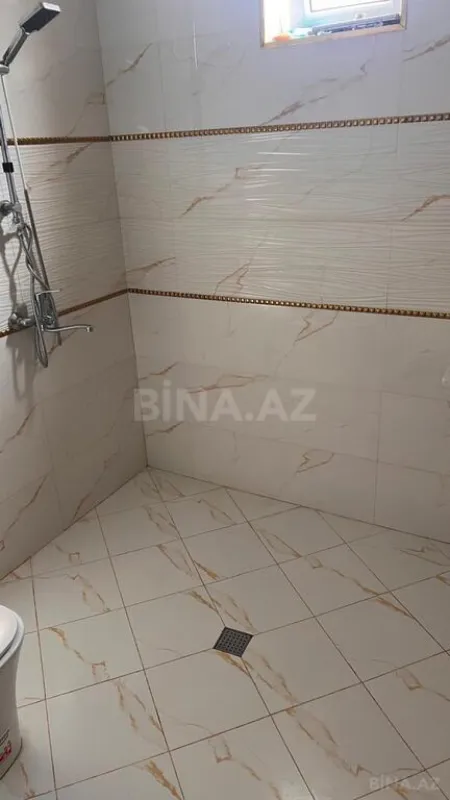 Satılır 6 otaqlı həyət evi 220 m²