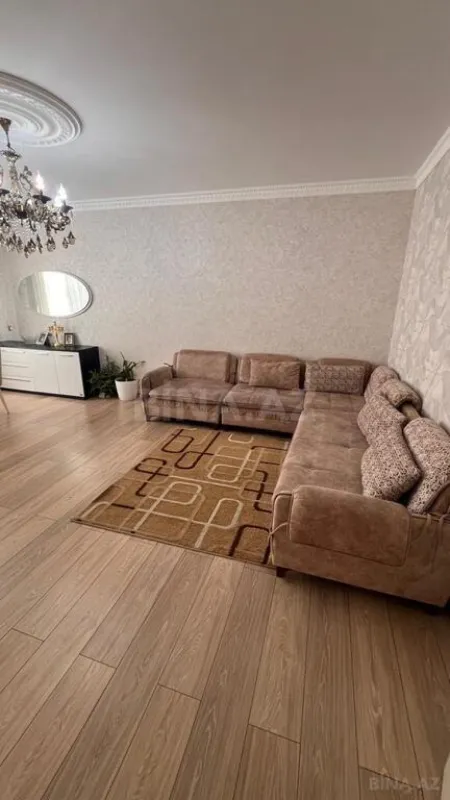 Satılır 6 otaqlı həyət evi 220 m²