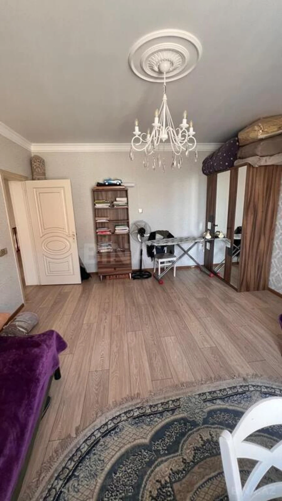Satılır 6 otaqlı həyət evi 220 m²