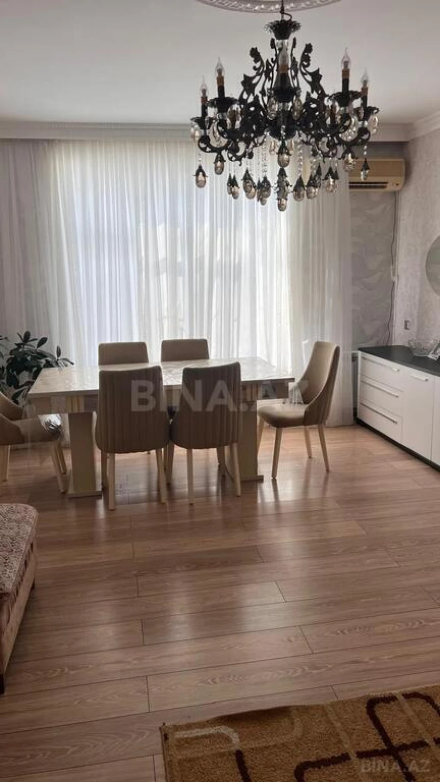 Satılır 6 otaqlı həyət evi 220 m²