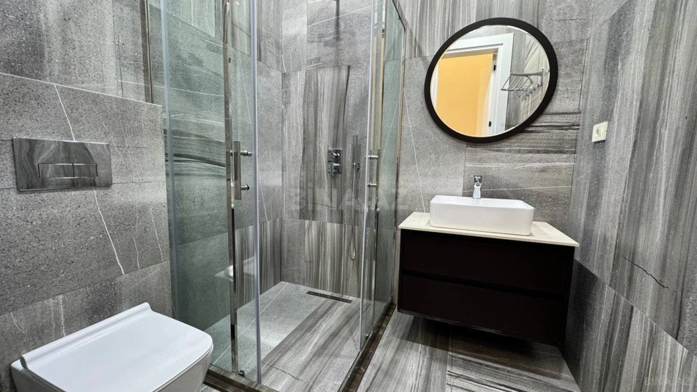 Satılır 5 otaqlı həyət evi 250 m²