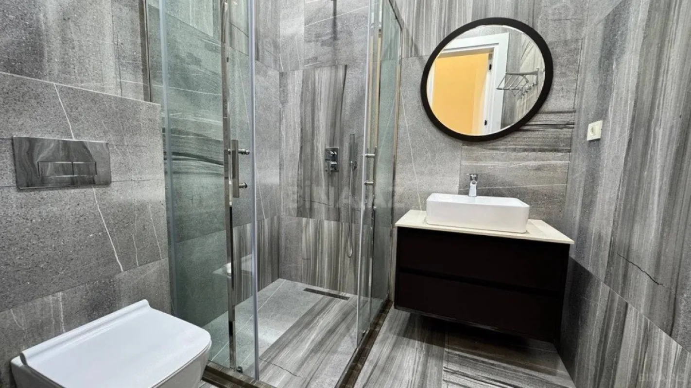 Satılır 5 otaqlı həyət evi 250 m²