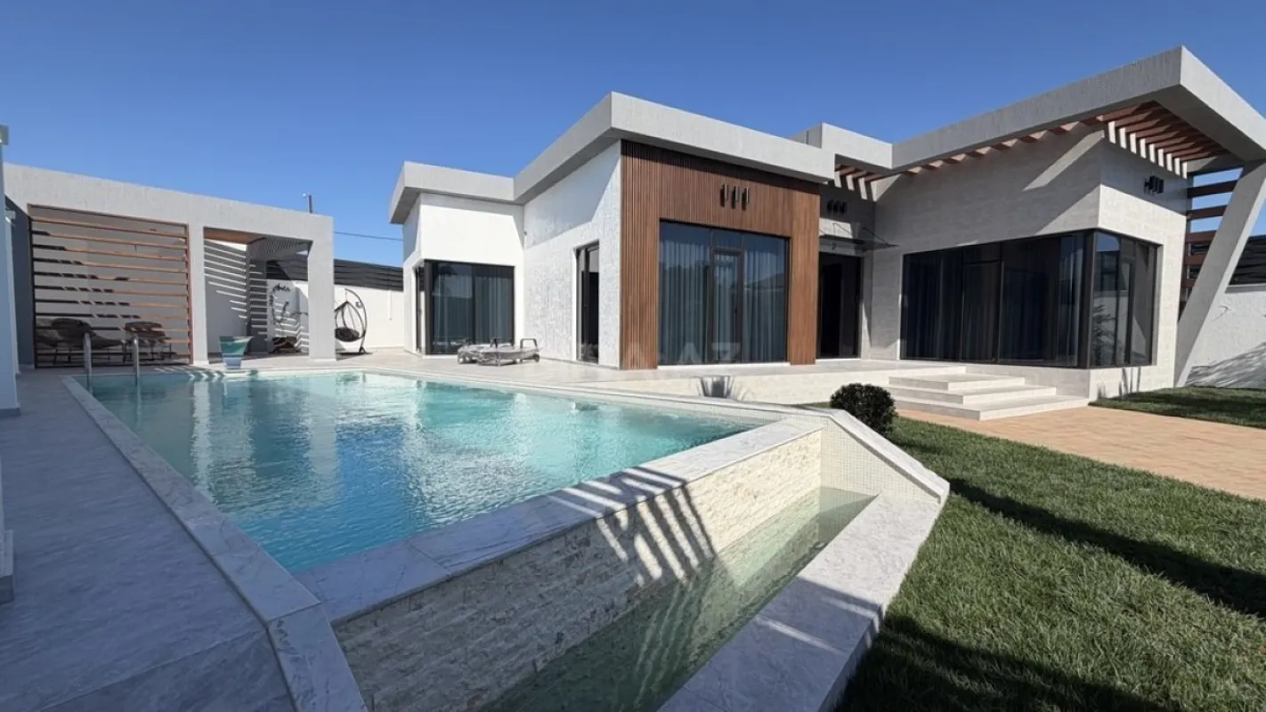 Satılır 5 otaqlı həyət evi 250 m²