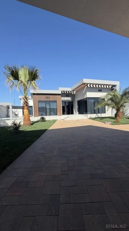 Satılır 5 otaqlı həyət evi 250 m²