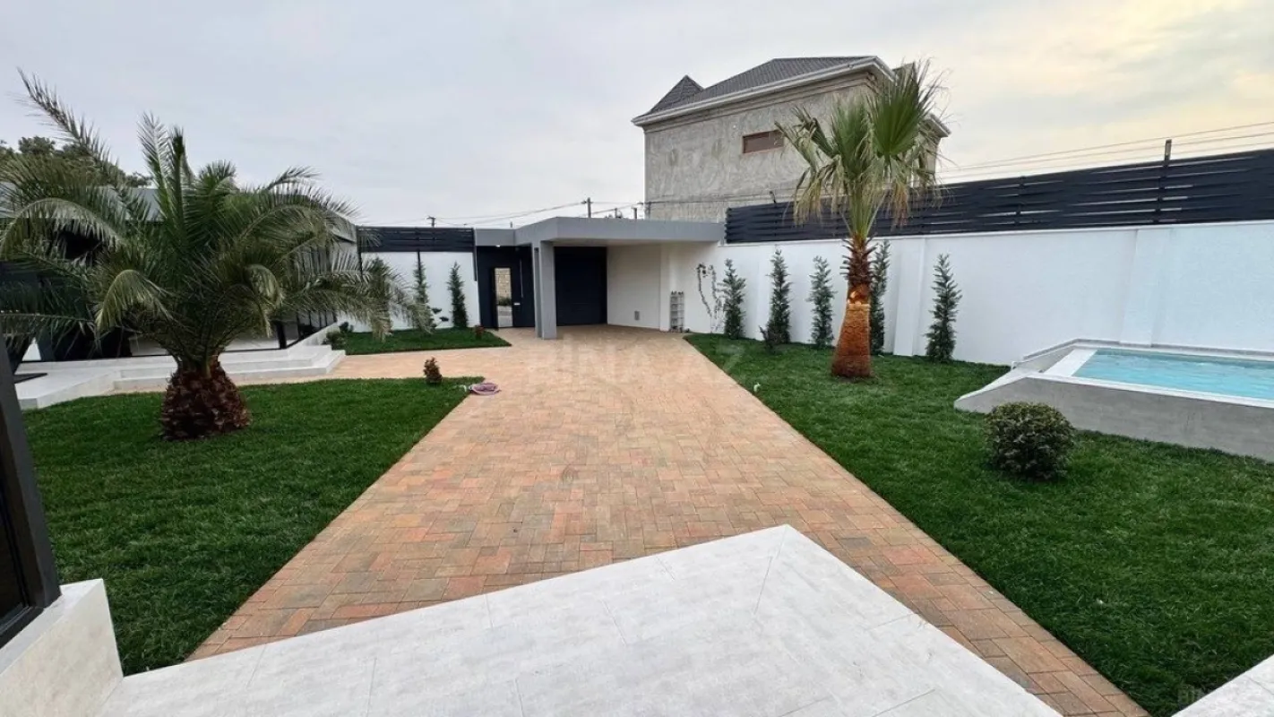 Satılır 5 otaqlı həyət evi 250 m²