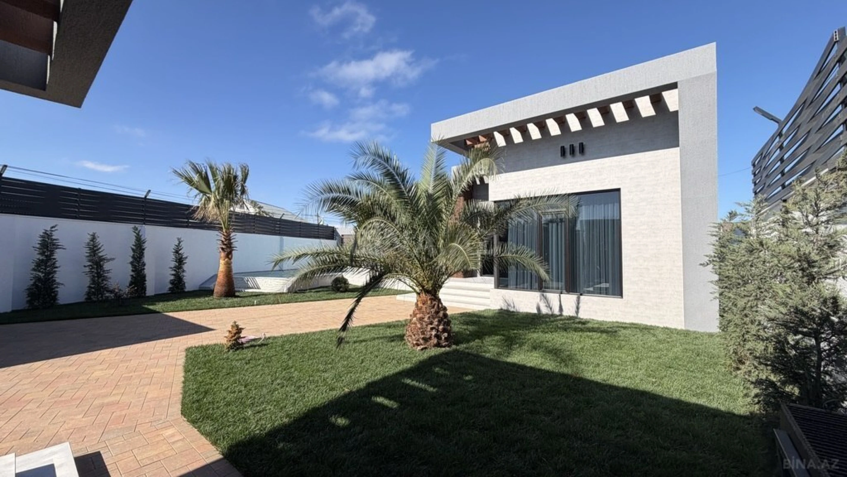 Satılır 5 otaqlı həyət evi 250 m²