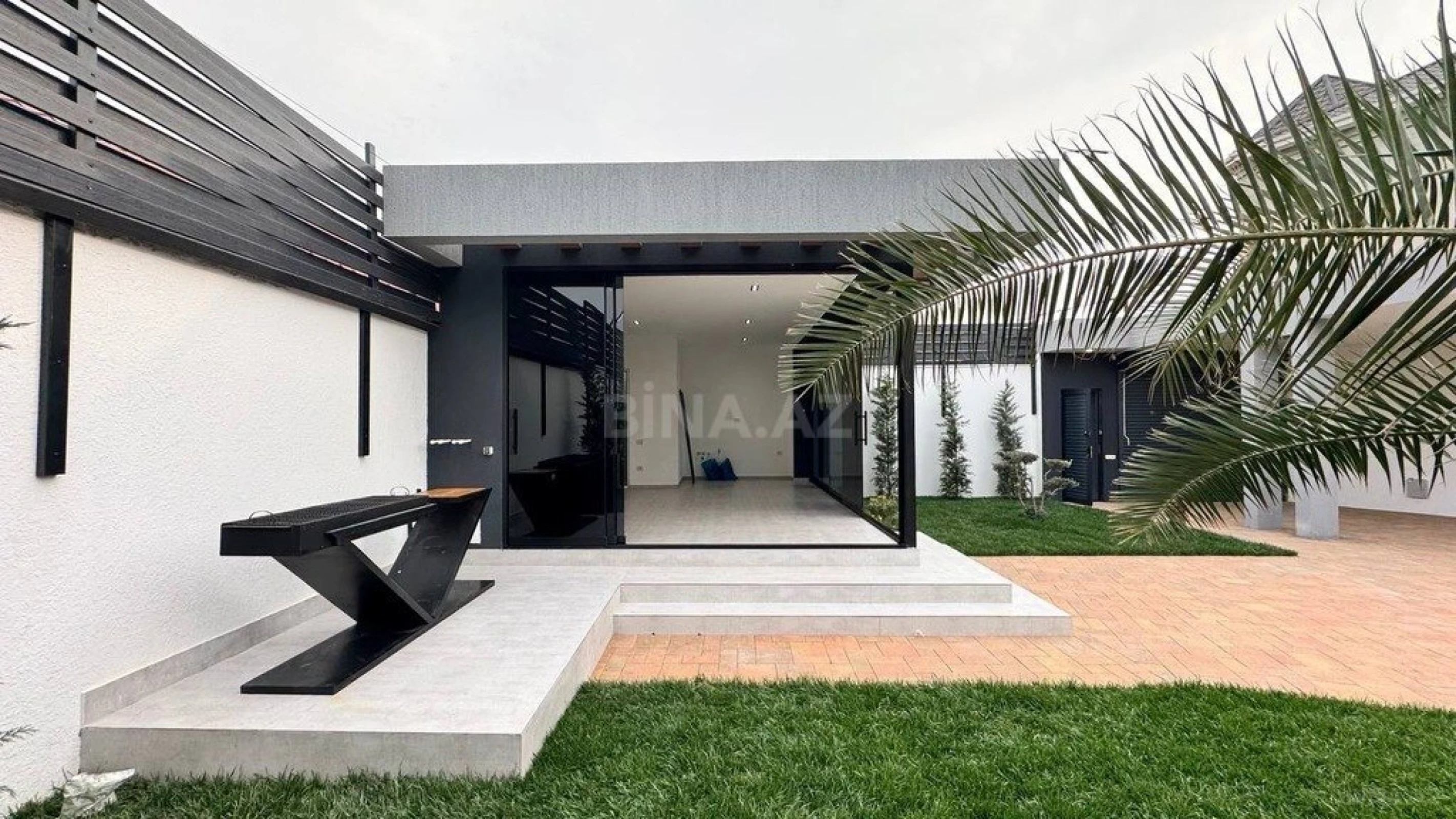 Satılır 5 otaqlı həyət evi 250 m²