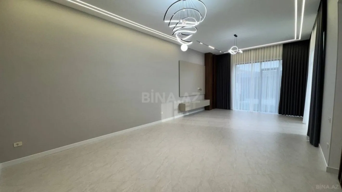 Satılır 5 otaqlı həyət evi 250 m²
