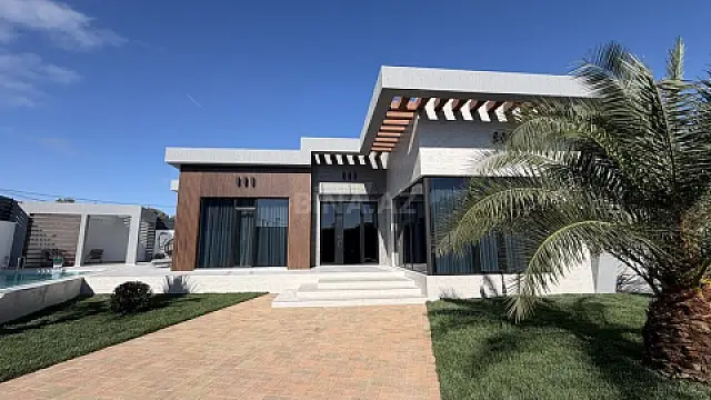 Satılır 5 otaqlı həyət evi 250 m²
