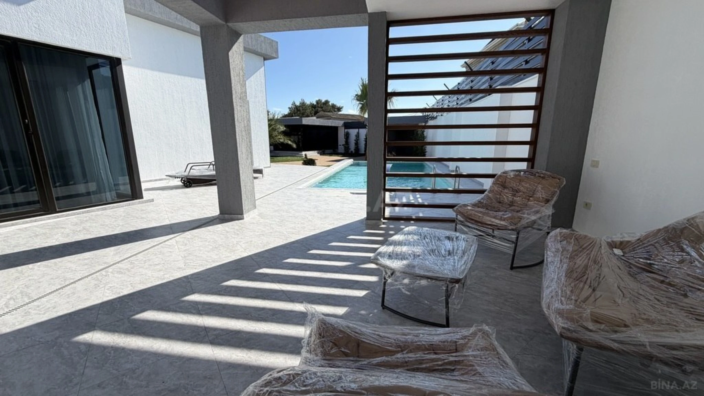 Satılır 5 otaqlı həyət evi 250 m²