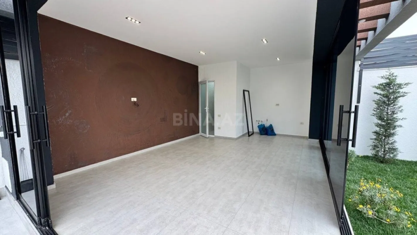 Satılır 5 otaqlı həyət evi 250 m²