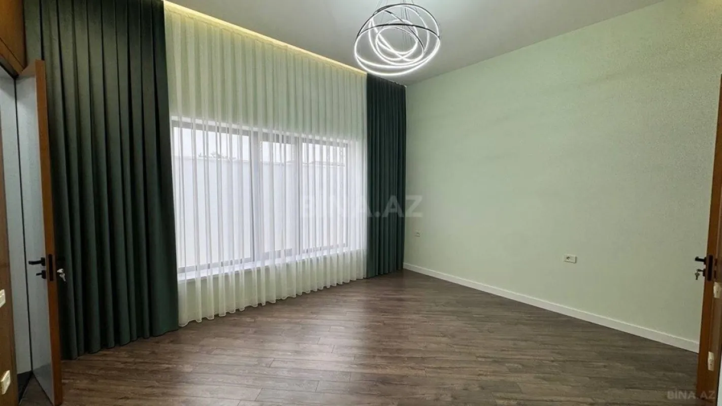 Satılır 5 otaqlı həyət evi 250 m²