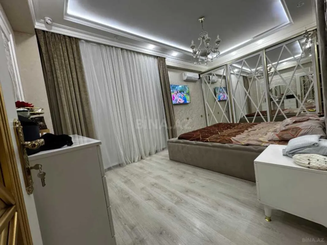 Satılır 3 otaqlı mənzil 98 m²