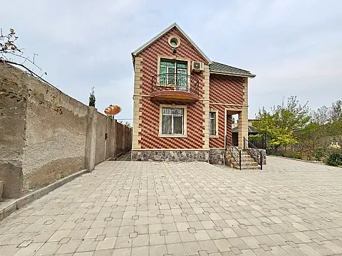 Satılır 5 otaqlı həyət evi 150 m²