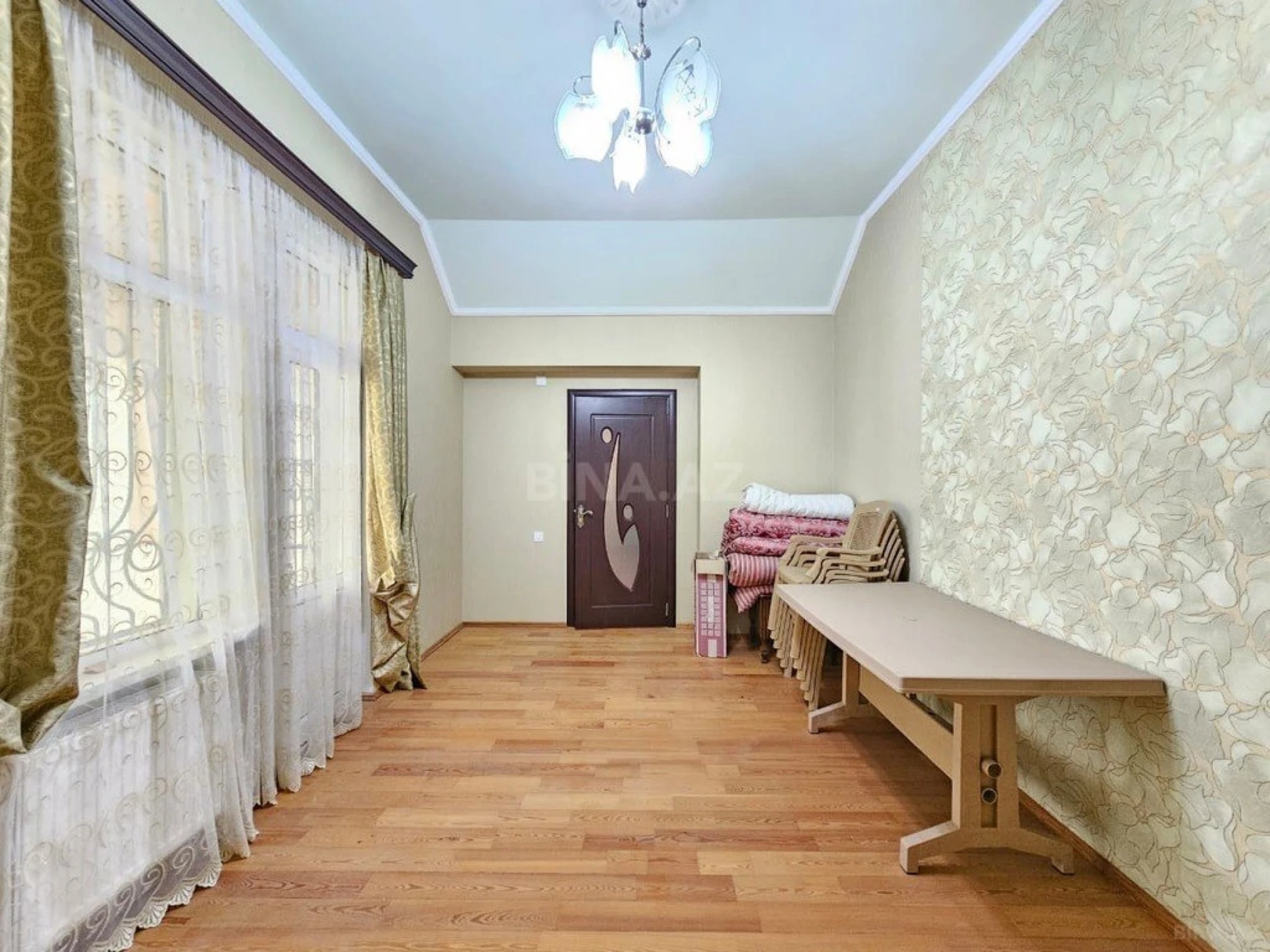 Satılır 5 otaqlı həyət evi 150 m²