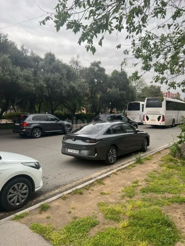 Satılır 3 otaqlı mənzil 146 m²