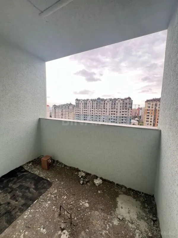 Satılır 3 otaqlı mənzil 146 m²