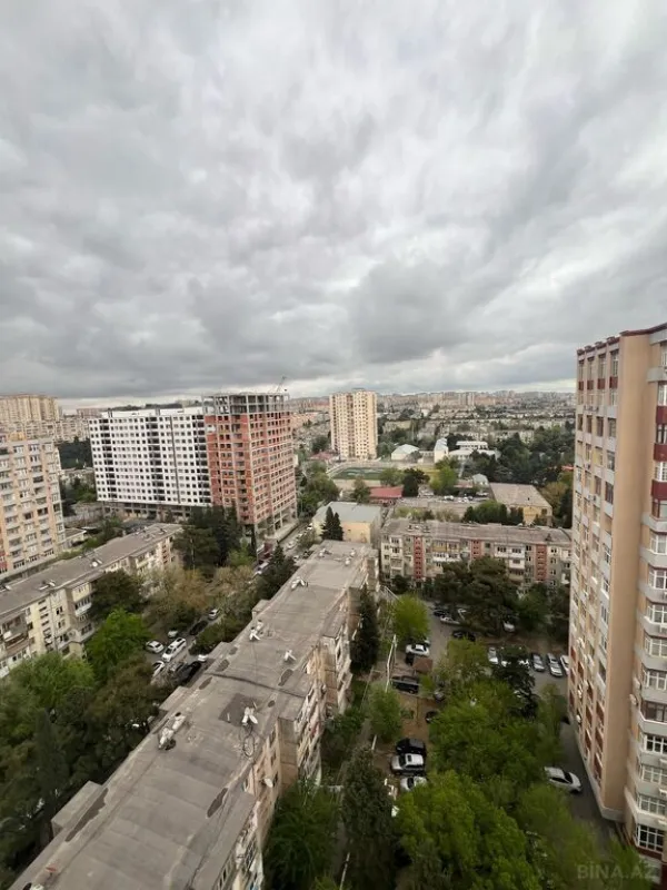 Satılır 3 otaqlı mənzil 146 m²