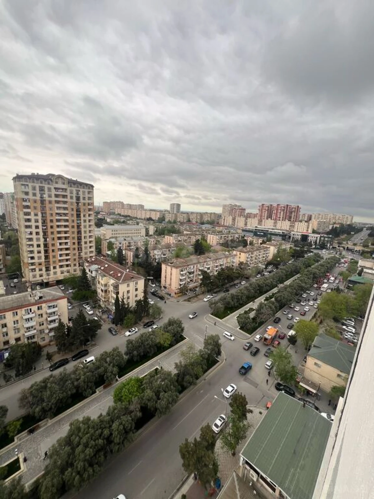 Satılır 3 otaqlı mənzil 146 m²