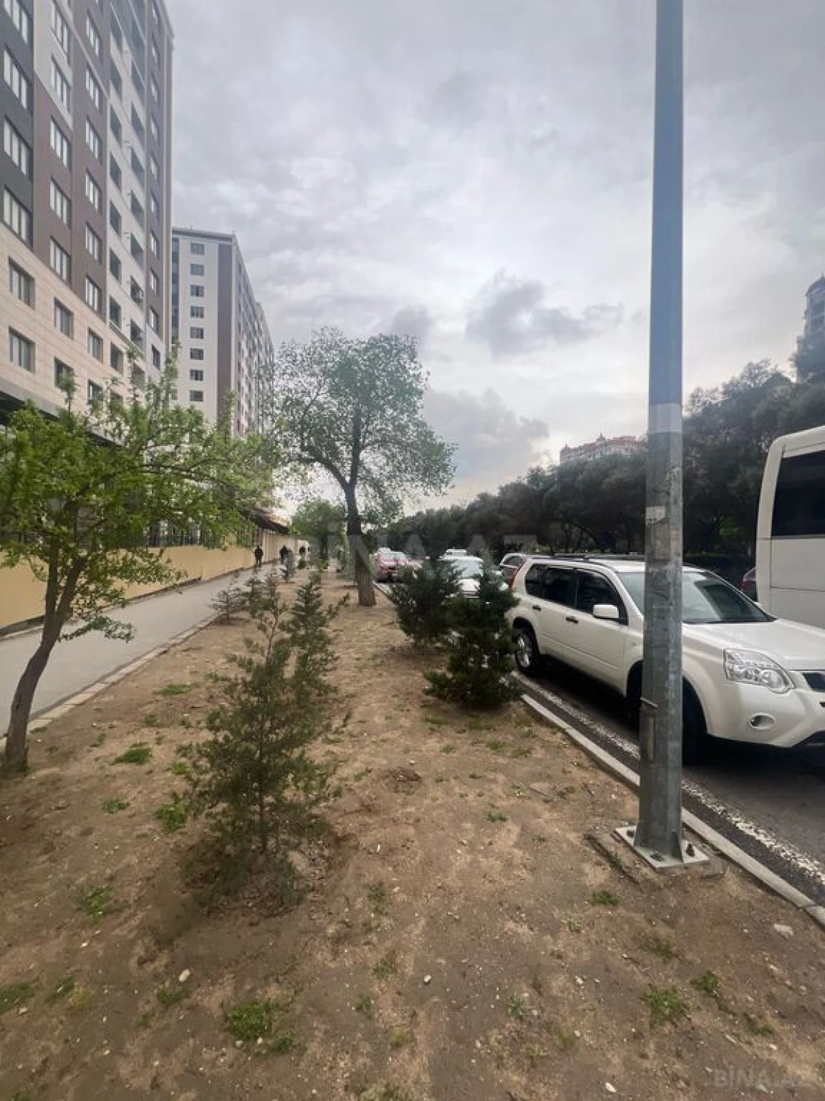 Satılır 3 otaqlı mənzil 146 m²
