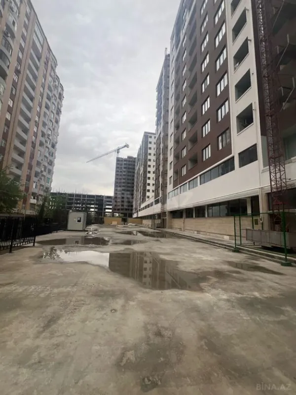 Satılır 3 otaqlı mənzil 146 m²